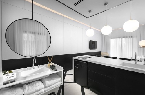 Jerusalem City Centre Apartment | King George Deluxe Suite