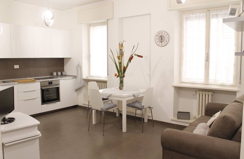 Verona City Centre Apartment | King Lear - White Rose - Apartment for 2 to 5 people at 100mt from the Arena