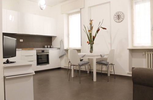 Verona City Centre Apartment | King Lear - White Rose - Apartment for 2 to 5 people at 100mt from the Arena