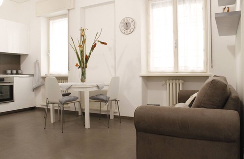 Verona City Centre Apartment | King Lear - White Rose - Apartment for 2 to 5 people at 100mt from the Arena