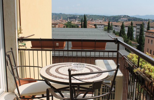 Cittadella Apartment | King Lear - Your Terrace in Verona - Amazing Terrace with a panoramic view