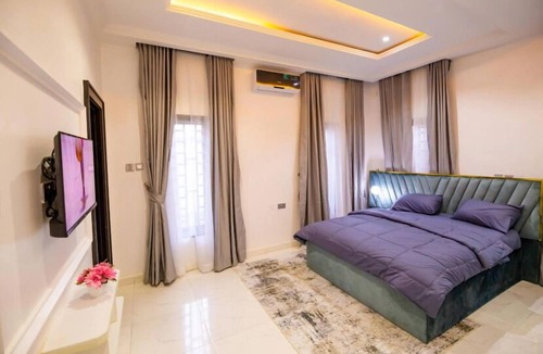 Abuja Hotel | King Melody Hotel