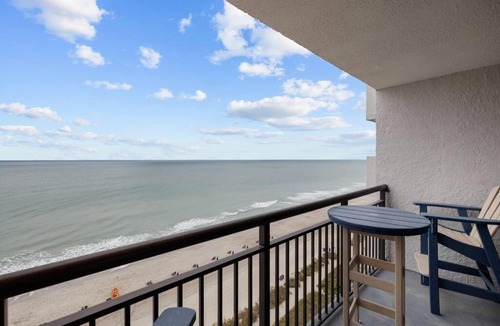 Myrtle Beach Hotel | King Oceanfront Studio Amazing Beach Views