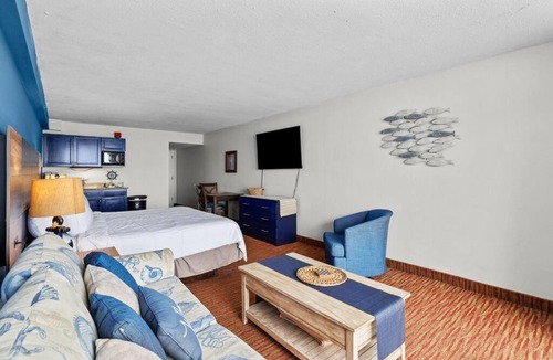 Myrtle Beach Hotel | King Oceanfront Studio Amazing Beach Views