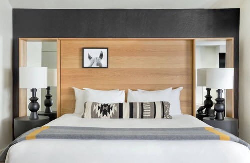 Teton Village Hotel | King Room, Gravity Haus, Mountain View, Ski Access, Village Charm