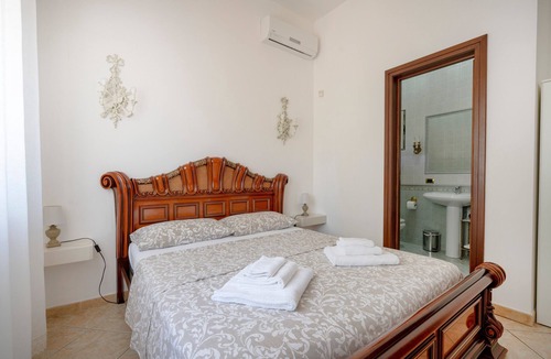 Palese Bed & Breakfast | King Room with Shared Terrace, Wi-Fi and Air Conditioning
