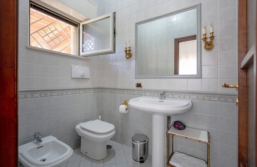 Palese Bed & Breakfast | King Room with Shared Terrace, Wi-Fi and Air Conditioning
