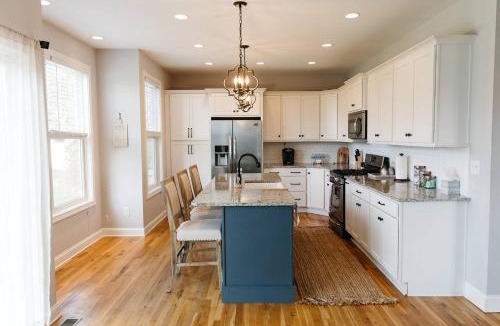 Martin Luther King House | "King's Quarters" Modern Urban Stay - Downtown LEX