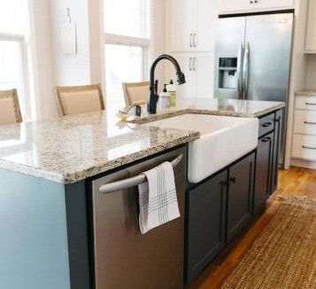 Martin Luther King House | "King's Quarters" Modern Urban Stay - Downtown LEX