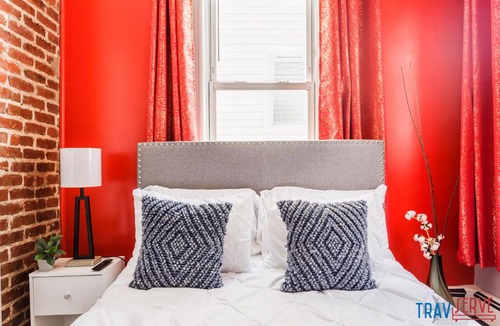 Pelham Bay Apartment | King Size Bed Fast Wifi 278Mbps Bronx Zoo 2 miles