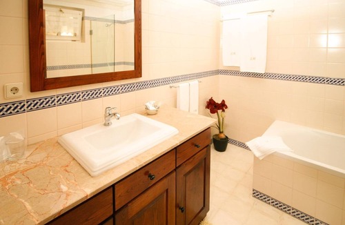 Cardielos House | King Size Suite - Vale