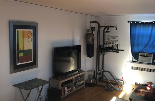 North Side Apartment | King Sized 1.5 Bedroom for rent in Mt.Vernon/Bronxville NY