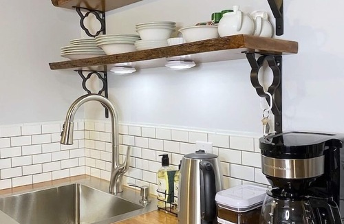 Cheshire Apartment | King sized Guest Suite with Private Hot Tub, In Town location.