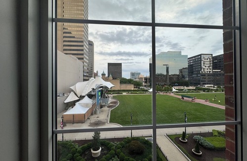Uptown District Apartment | King Studio Downtown Columbus