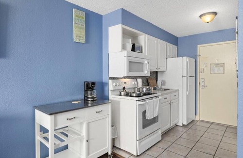 Myrtle Beach House | King Studio - Great Ocean Views and Pools