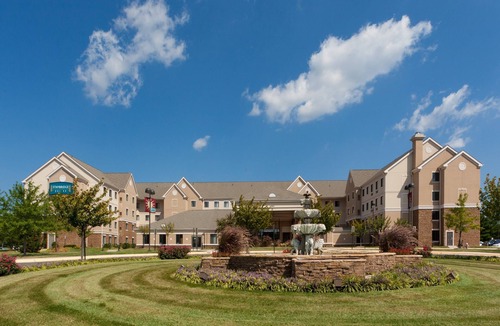 Chantilly Apartment | King Studio Near IAD | Free Breakfast + Shuttle to Airport + Corporate Area