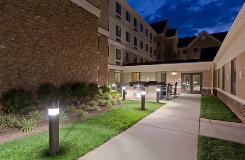 Chantilly Apartment | King Studio Near IAD | Free Breakfast + Shuttle to Airport + Corporate Area