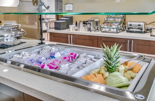 Lubbock Apartment | King Studio Near Texas Tech. Free Breakfast Buffet Every Morning!