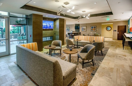 Downtown Denver Apartment | King Studio. Pool, Hot Tub, Free Breakfast Buffet