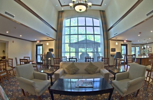 East Stroudsburg Apartment | King Studio Suite w/Kitchenette in Poconos