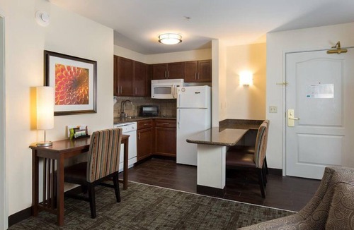 Maumee Apartment | King Studio Suite | Free Breakfast & Pool
