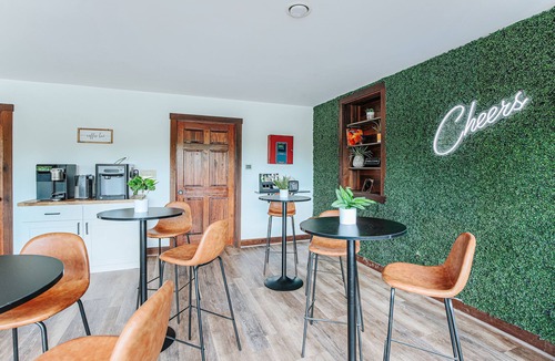 Afton Apartment | King Studio w/Desk & Large Bath | Pet-Friendly