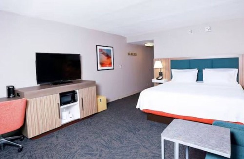 Wesley Chapel Hotel | King Study Suite w/Sofa Bed | Workspace + Fitness + Breakfast Included!