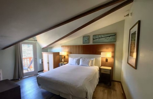 Mount Charleston Hotel | King Suite Comfort w/Free Parking & Year-Round Entertainment in the Pines!