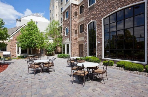 West Bloomington Condo | King Suite. Free Breakfast. Pool & Hot Tub. Relaxing Retreat!