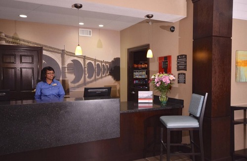 Beckett Ridge Condo | King Suite | Free Daily Breakfast and Parking