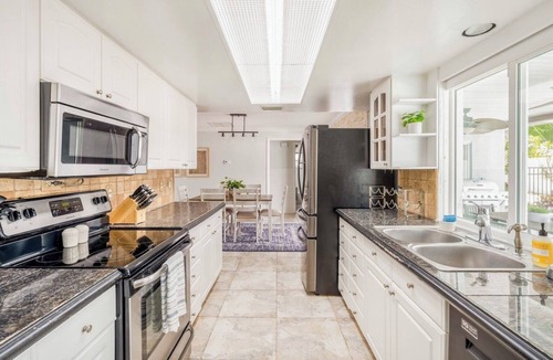 Belair Bayou House | King Suite! Heated Pool! 5 miles to beach!