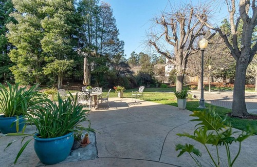 Salinas House | KING SUITE MINS MONTEREY CARMEL
