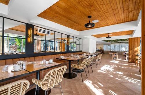 Galt Mile Hotel | King Suite Near Fort Lauderdale Beach