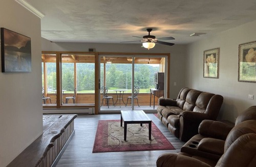 Wellsboro Cabin | King Suite w/Soaking Tub + Game Room + Firepit