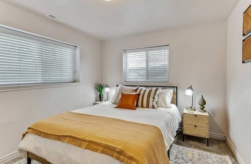 Springville House | King Suite, Wide Backyard, Lots of Parking!