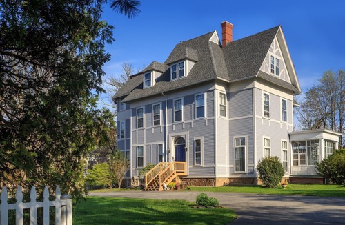 Top of the Hill Apartment | King with Kitchenette and Fireplace, Private Bath, Parking, Walk to all