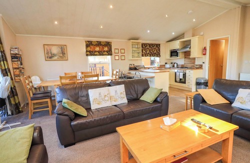 Carnforth Cottage | KINGFISHER LODGE - ARNSIDE 14, pet friendly in Carnforth