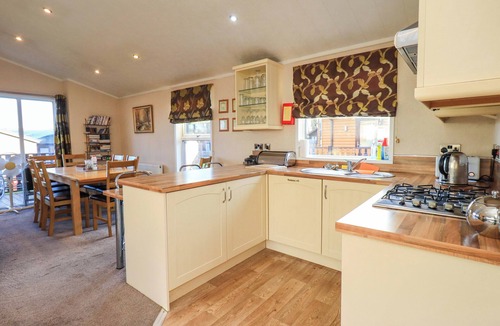 Carnforth Cottage | KINGFISHER LODGE - ARNSIDE 14, pet friendly in Carnforth