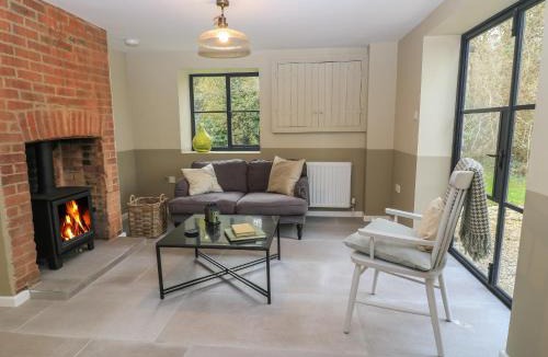 Bampton House | Kingfishers