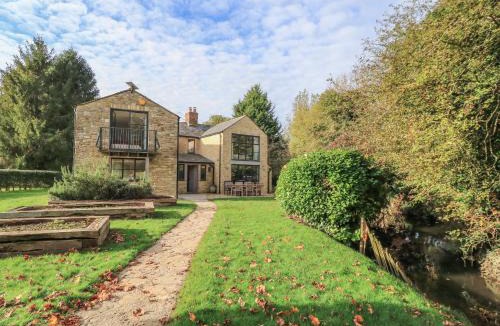 Bampton House | Kingfishers