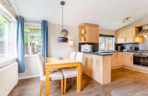 Churchill House | Kingham Lodge