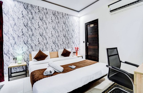 Pitampura Hotel | KINGS COURT HOTEL