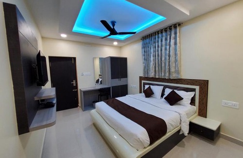 Ekkatuthangal Hotel | Kings Palace