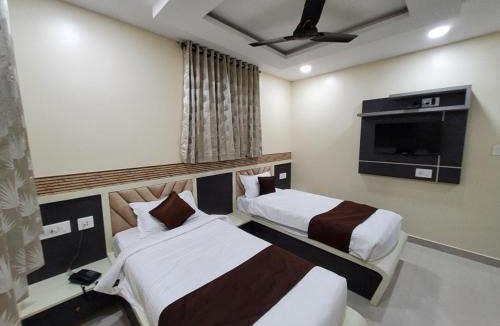 Ekkatuthangal Hotel | Kings Palace