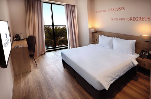 Jadaf Hotel | Kingsgate Canal Hotel