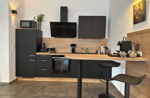 Euskirchen Apartment | KingSize Bed, two SofaBed, Full Kitchen, WorkSpace 650MBit, Netflix, Centrum,