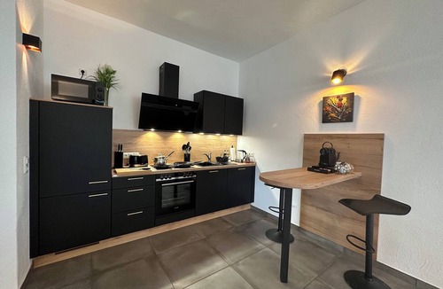 Euskirchen Apartment | KingSize Bed, two SofaBed, Full Kitchen, WorkSpace 650MBit, Netflix, Centrum,