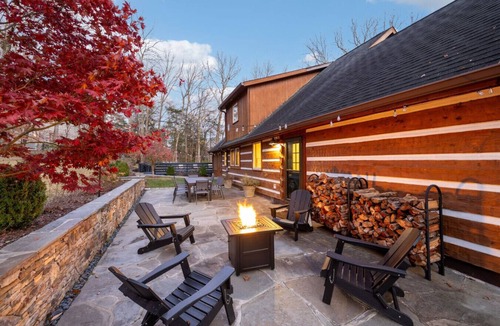 Kingston Springs Cabin | Kingston Cabin with Pool - 30 mins from Nashville