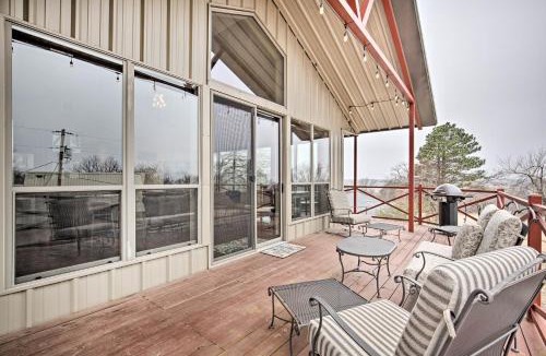 Kingston House | Kingston Cabin with Easy Access to Lake Texoma!
