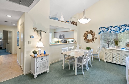 Arcadian Shores Villa | Kingston WHP 21D 2nd floor Villa w/pool/beach